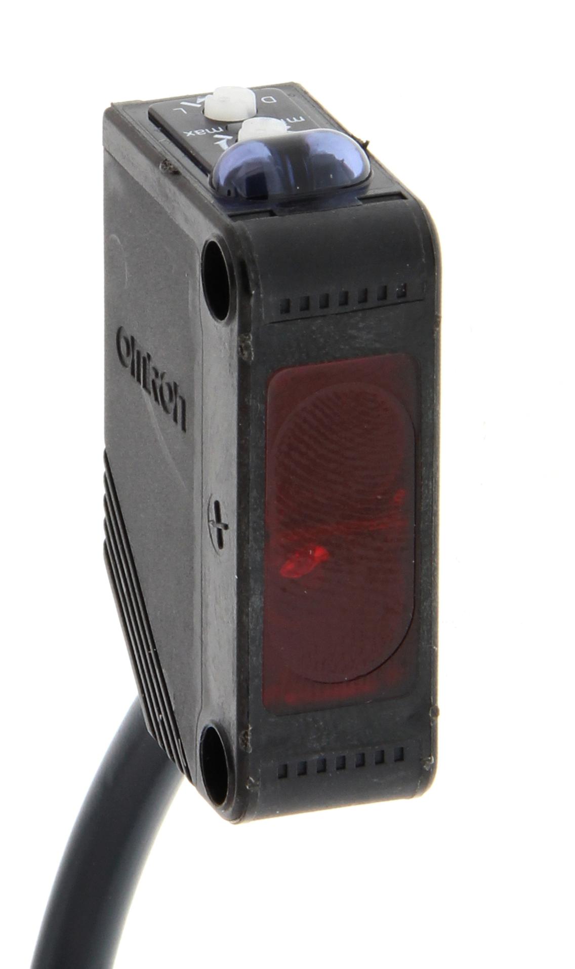 E3Z-D61 2M PHOTOELECTRIC SENSOR, NPN, 100MM OMRON