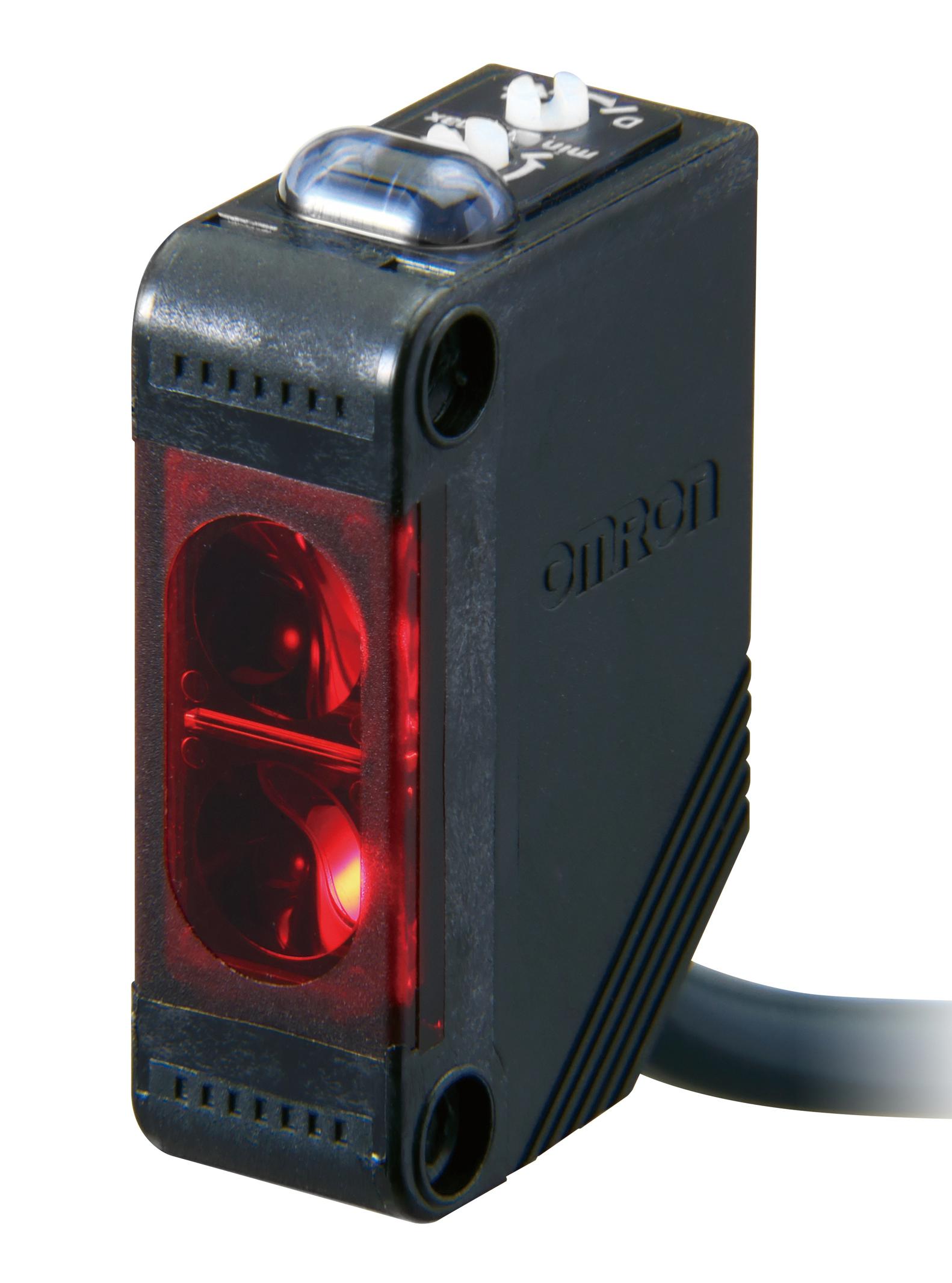 E3Z-R81 5M PHOTOELECTRIC SENSOR, PNP, 4M OMRON